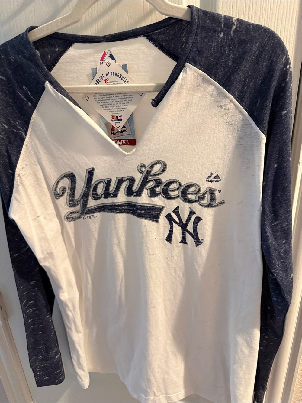 Majestic Yankees Raglan Long Sleeve Shirt - White & Navy